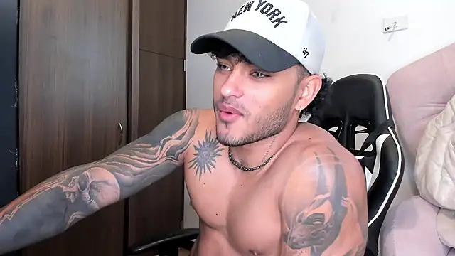 Snapshot of Alessandro_Vanni chatting on 12.07.24 Alessandro Vanni online show from 12.07.24