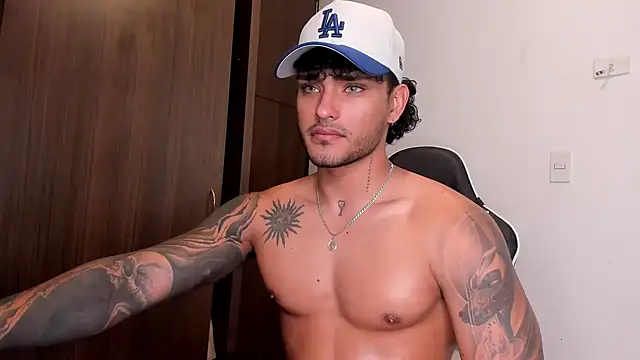 Snapshot of Alessandro_Vanni chatting on 01.24.25 Alessandro Vanni online show from 01.24.25