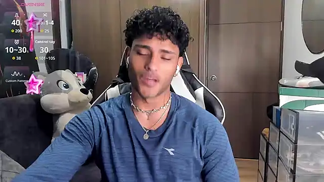 Snapshot of Alessandro_Vanni chatting on 10.26.25 Alessandro Vanni online show from 10.26.25