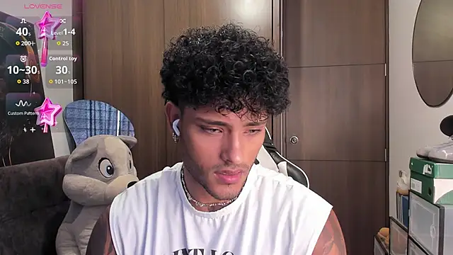 Snapshot of Alessandro_Vanni chatting on 11.06.25 Alessandro Vanni online show from 11.06.25