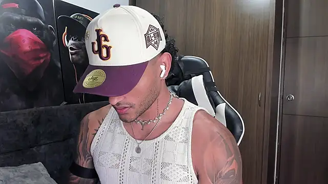 Snapshot of Alessandro_Vanni chatting on 11.14.25 Alessandro Vanni online show from 11.14.25