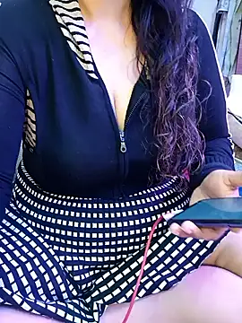 Snapshot of indian_passion chatting on 11.19.25 indian passion online show from 11.19.25