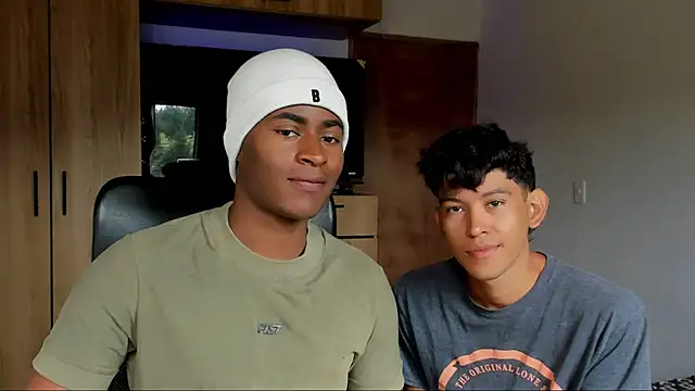 Snapshot of CrissBrownxxx chatting on 06.25.26 CrissBrownxxx online show from 06.25.26