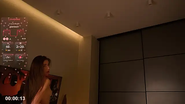 Snapshot of _Miss_Johansson_ chatting on 12.23.24 Miss Johansson online show from 12.23.24