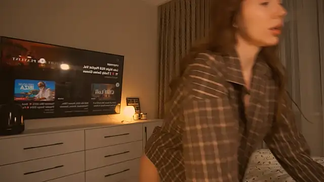 Snapshot of _Miss_Johansson_ chatting on 02.11.25 Miss Johansson online show from 02.11.25