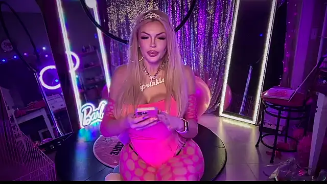 Snapshot of bimbotwerkqueen chatting on 01.01.25 bimbotwerkqueen online show from 01.01.25