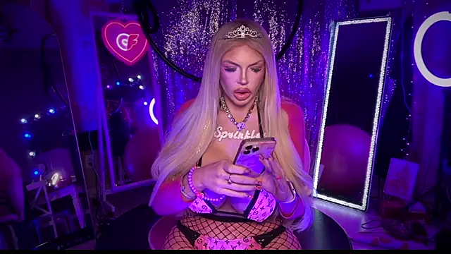 Snapshot of bimbotwerkqueen chatting on 02.19.25 bimbotwerkqueen online show from 02.19.25