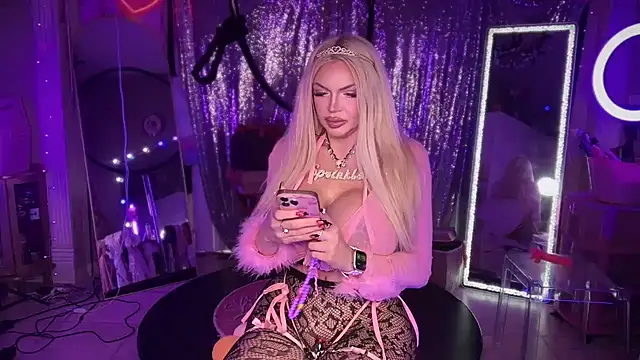 Snapshot of bimbotwerkqueen chatting on 09.12.25 bimbotwerkqueen online show from 09.12.25