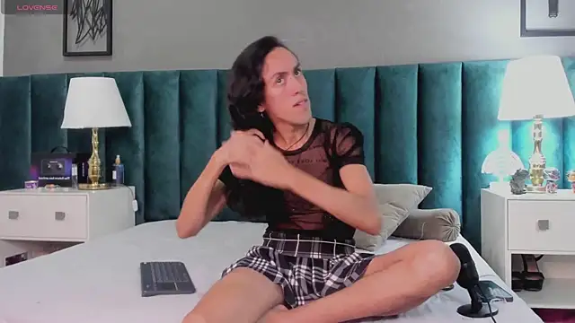 Snapshot of Karol_fenixx chatting on 01.07.25 Karol fenixx online show from 01.07.25