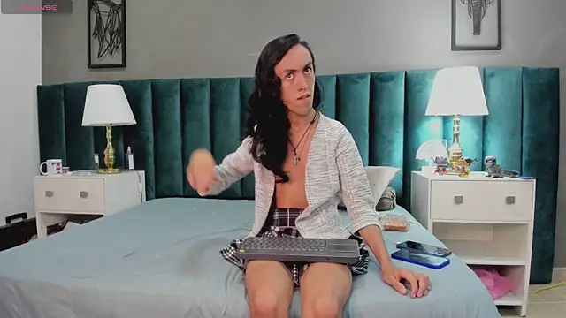 Snapshot of Karol_fenixx chatting on 01.24.25 Karol fenixx online show from 01.24.25