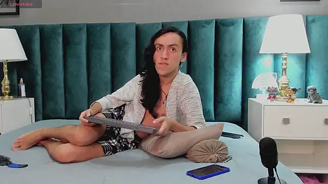 Snapshot of Karol_fenixx chatting on 01.24.25 Karol fenixx online show from 01.24.25