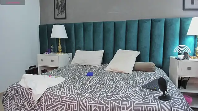 Snapshot of Karol_fenixx chatting on 02.03.25 Karol fenixx online show from 02.03.25