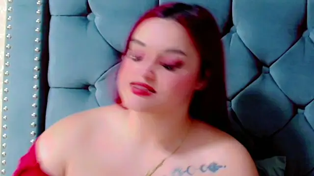 Snapshot of Imannejulienne chatting on 10.14.25 Imannejulienne online show from 10.14.25