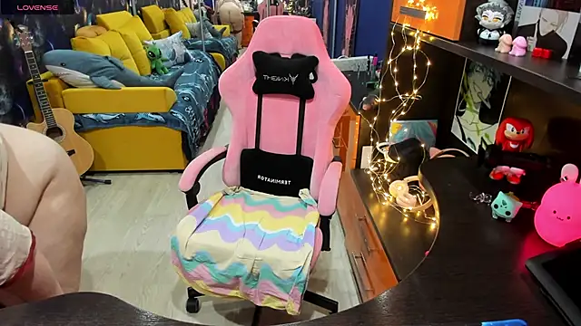 Softie Sofy online show from 02.04.25