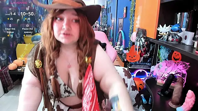 Softie Sofy online show from 10.31.25