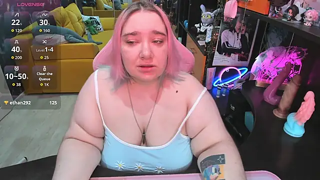 Snapshot of Softie_Sofy chatting on 06.16.26 Softie Sofy online show from 06.16.26