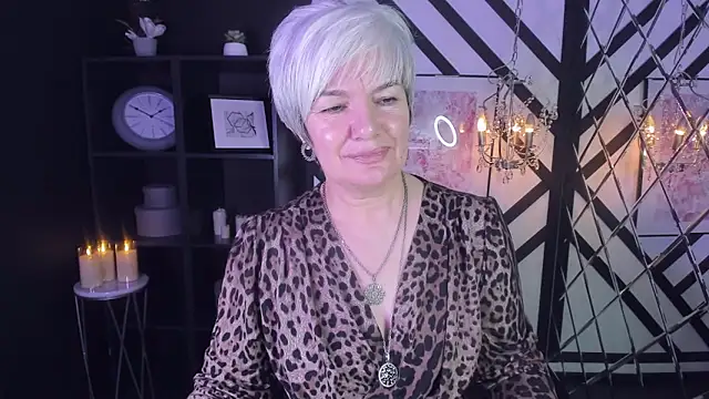 Snapshot of CarmenSoft chatting on 12.25.24 CarmenSoft online show from 12.25.24