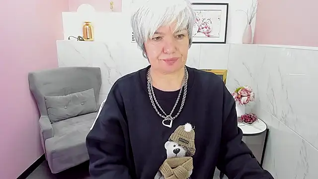 Snapshot of CarmenSoft chatting on 01.07.25 CarmenSoft online show from 01.07.25