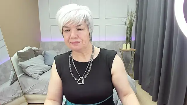 Snapshot of CarmenSoft chatting on 01.11.25 CarmenSoft online show from 01.11.25