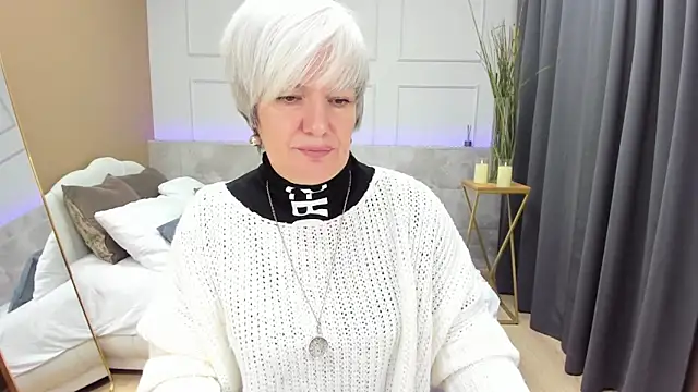 Snapshot of CarmenSoft chatting on 01.24.25 CarmenSoft online show from 01.24.25
