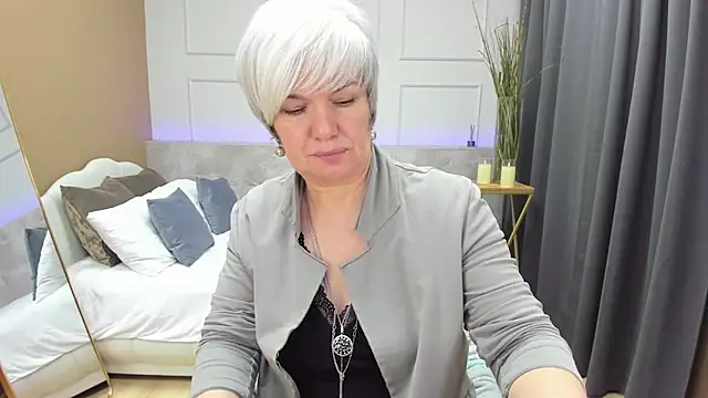 Snapshot of CarmenSoft chatting on 01.25.25 CarmenSoft online show from 01.25.25