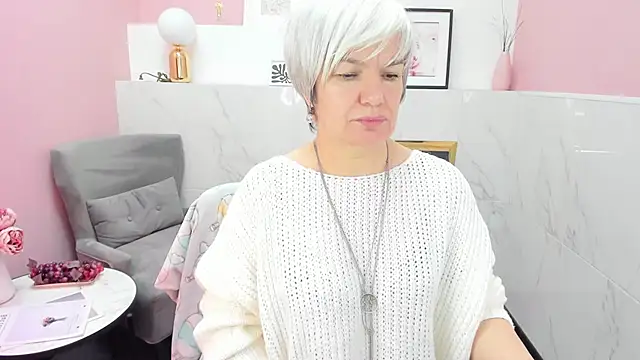 Snapshot of CarmenSoft chatting on 01.27.25 CarmenSoft online show from 01.27.25