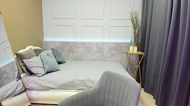 Snapshot of CarmenSoft chatting on 02.23.25 CarmenSoft online show from 02.23.25