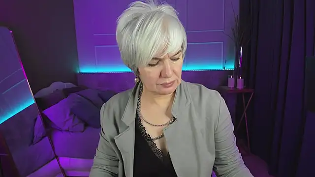 Snapshot of CarmenSoft chatting on 03.14.25 CarmenSoft online show from 03.14.25