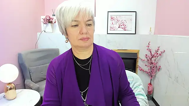 Snapshot of CarmenSoft chatting on 09.21.25 CarmenSoft online show from 09.21.25