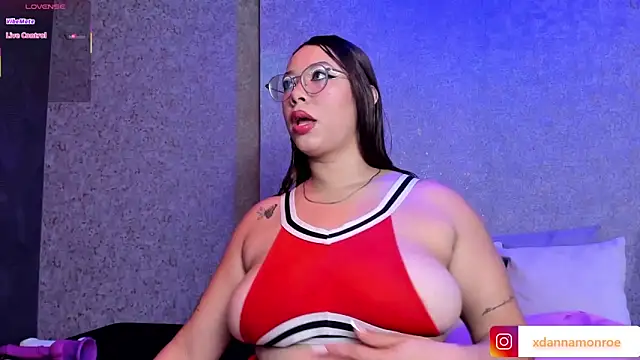 DanniaMonroee online show from 11.05.25