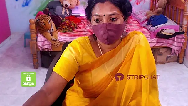 Snapshot of Novapol chatting on 01.30.25 Novapol online show from 01.30.25