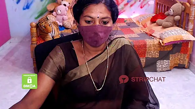 Snapshot of Novapol chatting on 03.05.25 Novapol online show from 03.05.25