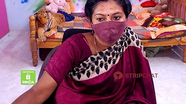 Snapshot of Novapol chatting on 03.13.25 Novapol online show from 03.13.25