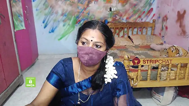 Snapshot of Novapol chatting on 09.27.25 Novapol online show from 09.27.25