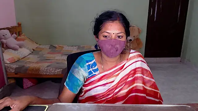 Snapshot of Novapol chatting on 03.24.26 Novapol online show from 03.24.26