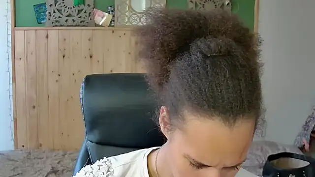 Snapshot of AaliyahHarris chatting on 05.25.26 AaliyahHarris online show from 05.25.26