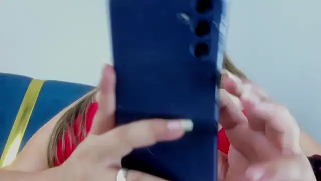 Snapshot of valeyperver chatting on 12.23.24 valeyperver online show from 12.23.24