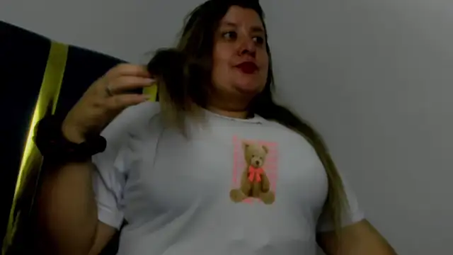 Snapshot of valeyperver chatting on 12.27.24 valeyperver online show from 12.27.24