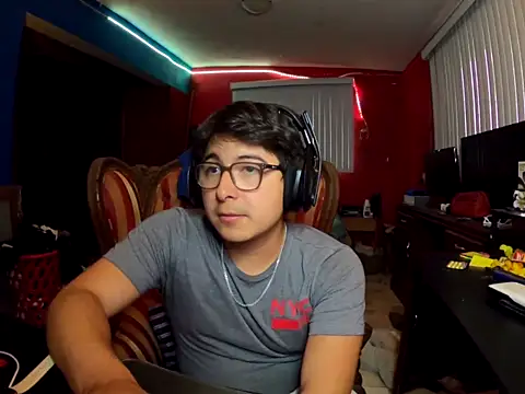 Nathanroberts111 online show from 12.19.25