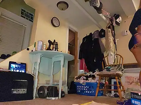 Snapshot of MaddisonX chatting on 11.03.25 MaddisonX online show from 11.03.25