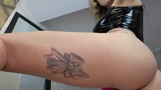 Snapshot of Ana_D chatting on 02.13.25 Ana D online show from 02.13.25