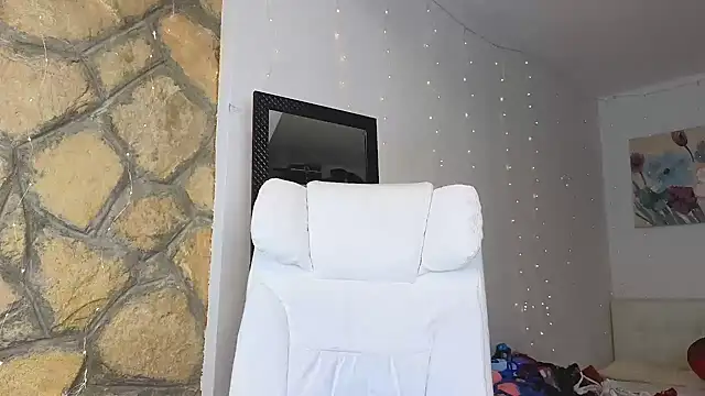 Snapshot of Ana_D chatting on 02.28.25 Ana D online show from 02.28.25