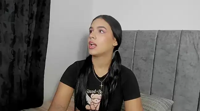 Hanna Risso online show from 03.20.25