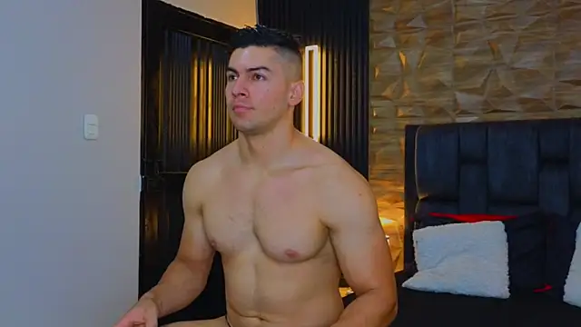 Snapshot of FelipeAndMarcello3 chatting on 02.14.25 FelipeAndMarcello3 online show from 02.14.25