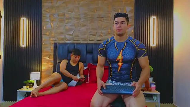 Snapshot of FelipeAndMarcello3 chatting on 03.13.25 FelipeAndMarcello3 online show from 03.13.25