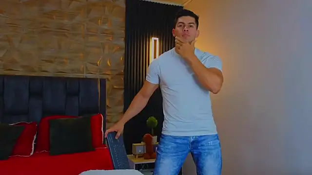 Snapshot of FelipeAndMarcello3 chatting on 03.14.25 FelipeAndMarcello3 online show from 03.14.25