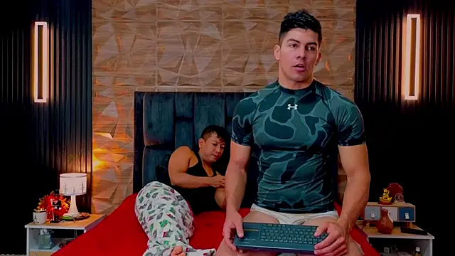 Snapshot of FelipeAndMarcello3 chatting on 10.17.25 FelipeAndMarcello3 online show from 10.17.25