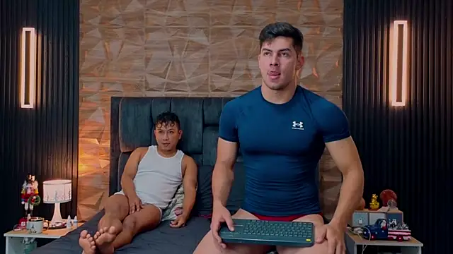 Snapshot of FelipeAndMarcello3 chatting on 11.17.25 FelipeAndMarcello3 online show from 11.17.25