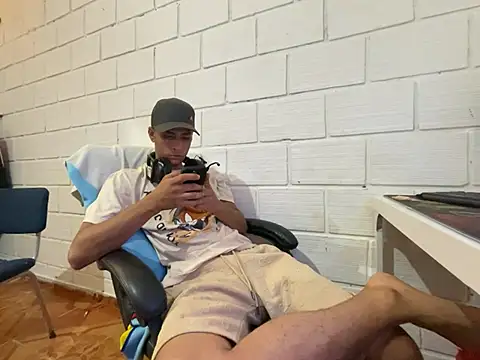 Max TheHorseDick online show from 01.15.26