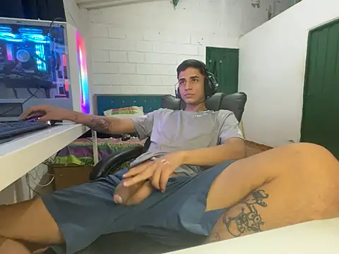 Max TheHorseDick online show from 03.31.26